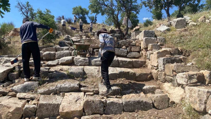 Kral 1. Antiochosun Arsemia Antik Kentindeki yazlık sarayında kazı çalışması başladı
